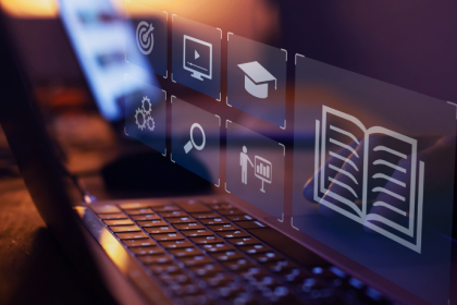 A alfabetização digital nas escolas públicas é essencial para preparar jovens para o mercado tecnológico, destaca Kelsem Ricardo Rios Lima.