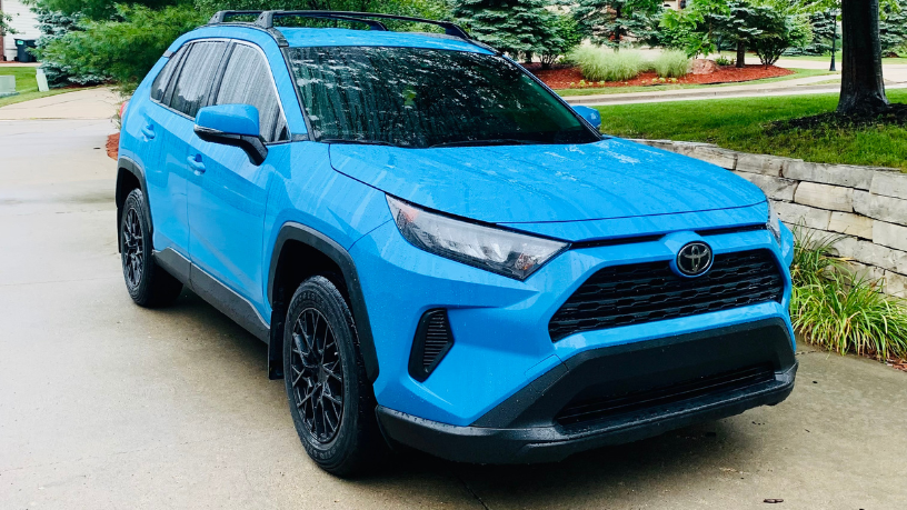 Teciomar Ábila mostra como a Chery renovou o Tiggo 8 na China, com novidades em design e tecnologia.