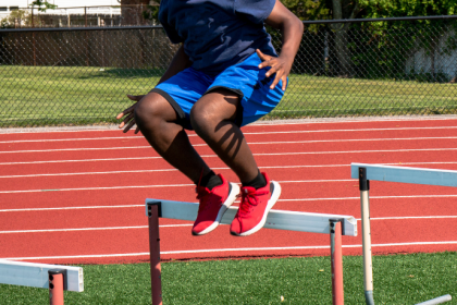Pliometria segura para desenvolver potência com mínimo risco e máxima eficiência, com orientação de Gustavo Luíz Guilherme Pinto.