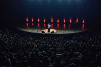 A turnê de Gio Lisboa chega ao fim em Erechim, após rodar 74 cidades com a Non Stop (Créditos: Clara Lins)
