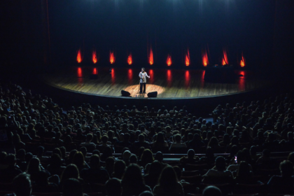 A turnê de Gio Lisboa chega ao fim em Erechim, após rodar 74 cidades com a Non Stop (Créditos: Clara Lins)
