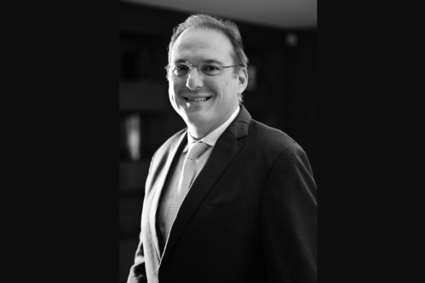 Lucas Gomes Mochi explica como manter fornecedores engajados e contratos em vigor durante a recuperação judicial para garantir a continuidade das operações.