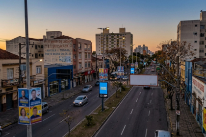 Eleições 2026 ganham força em Porto Alegre: campanha começa nas ruas e horário eleitoral estreia nesta semana
