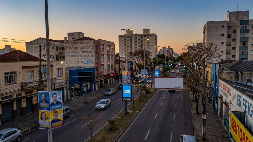 Eleições 2026 ganham força em Porto Alegre: campanha começa nas ruas e horário eleitoral estreia nesta semana